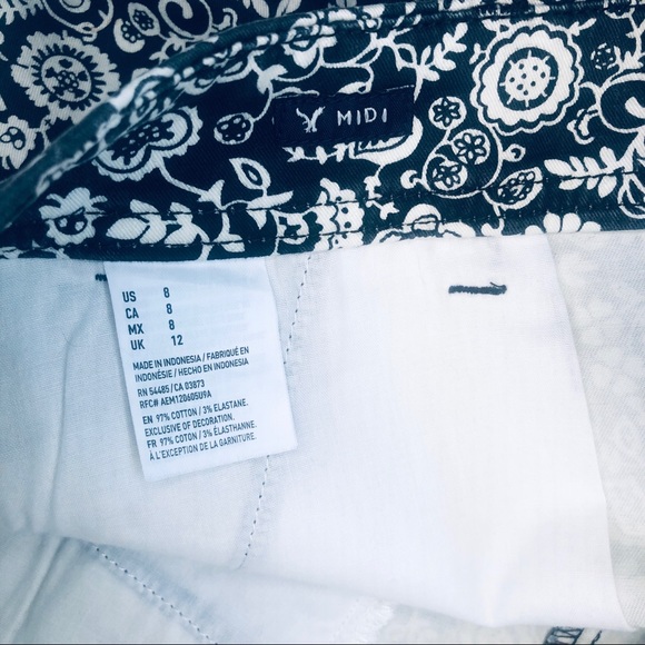 American Eagle Shorts Midi Low Rise Floral NWT - Picture 5 of 8